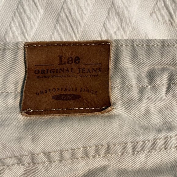 18 M Lee Original jeans in stone colored denim elastic waist plus zip - Picture 4 of 5